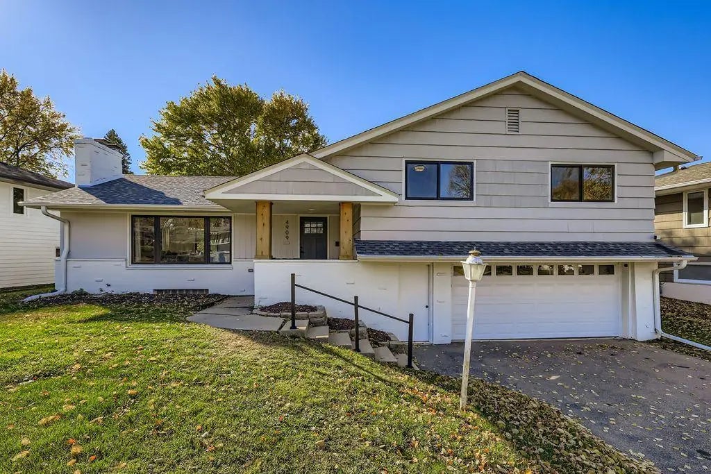 4909 Trillium Lane, Edina