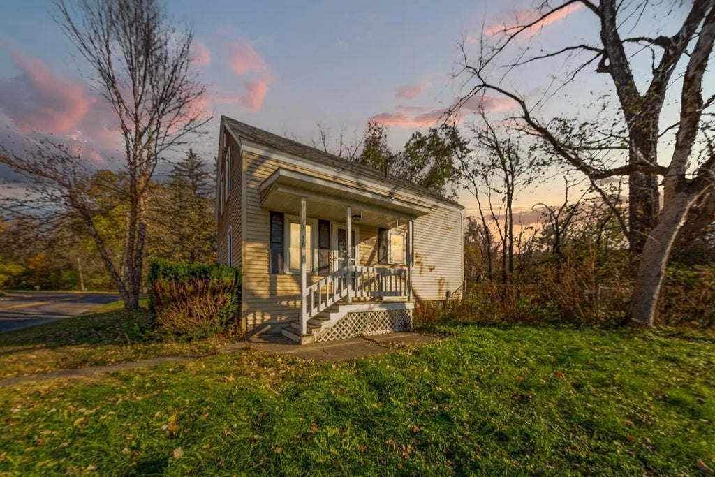 227 3rd Avenue Ne, Faribault