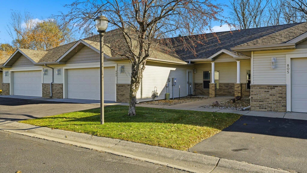 809 Dublin Court, Mankato