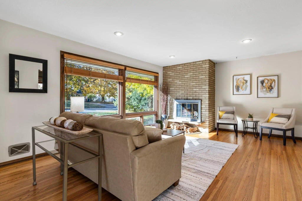 1306 Valders Avenue N, Golden Valley