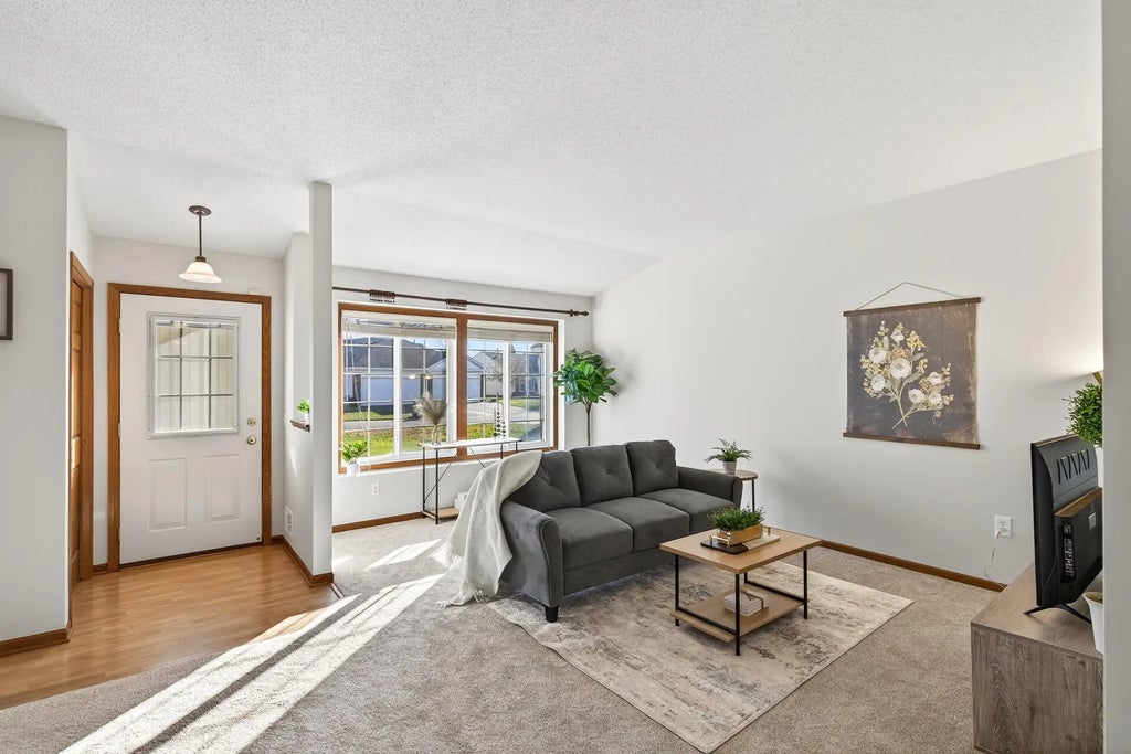 15681 Flackwood Way, Apple Valley