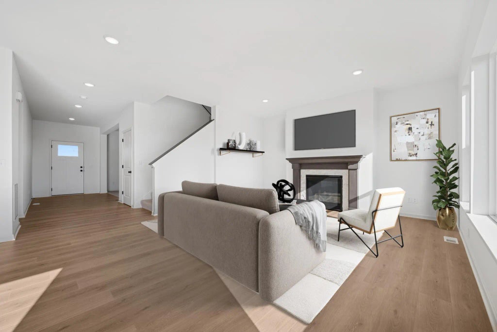 11675 Harbor Lane N, Dayton