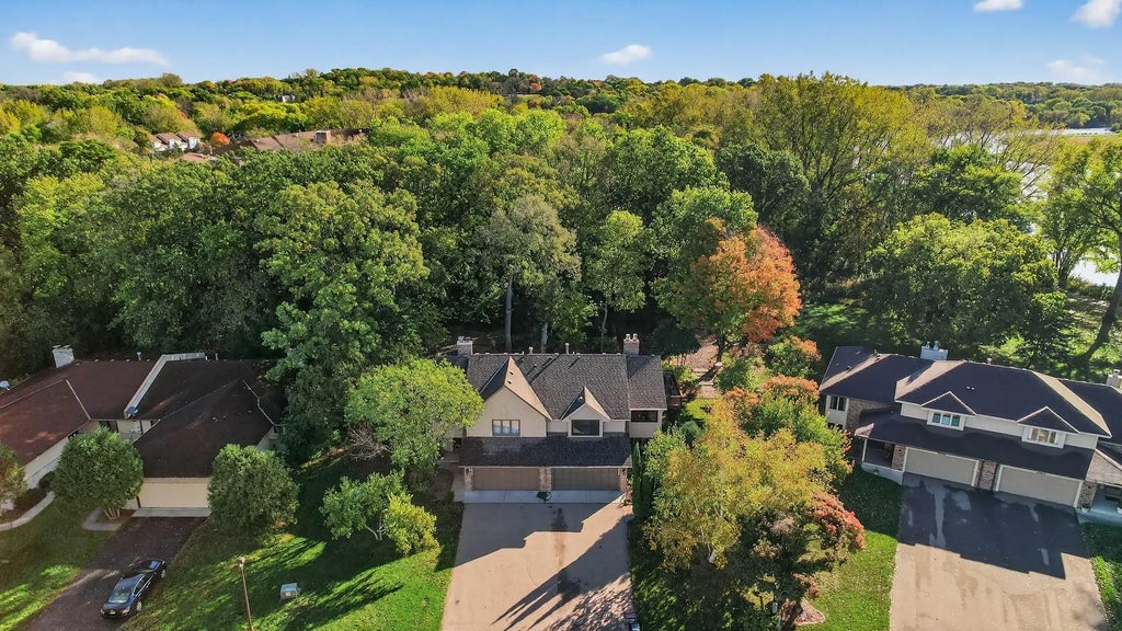 8945 Preserve Boulevard, Eden Prairie