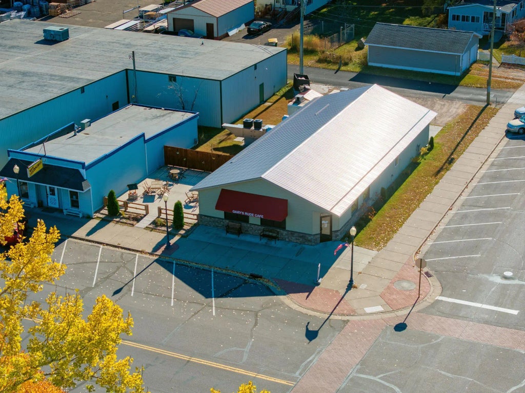 7709 Main Street, Siren