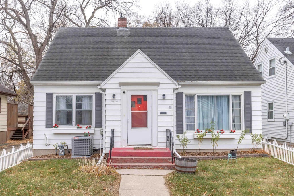 1414 10th Avenue S, Fargo