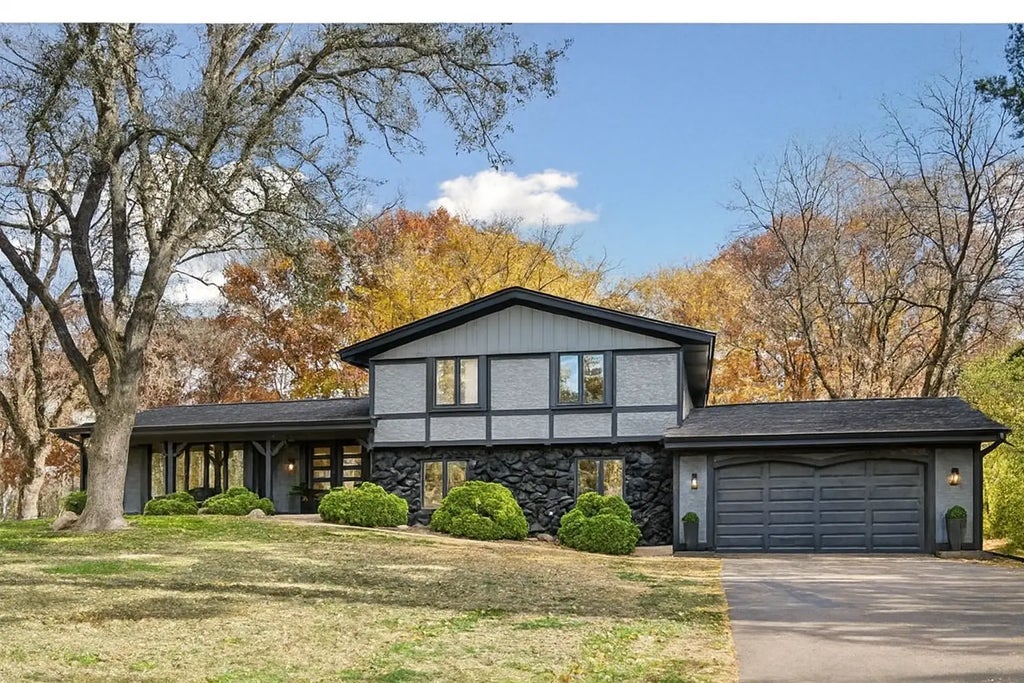 2841 Mayfield Road, Minnetonka