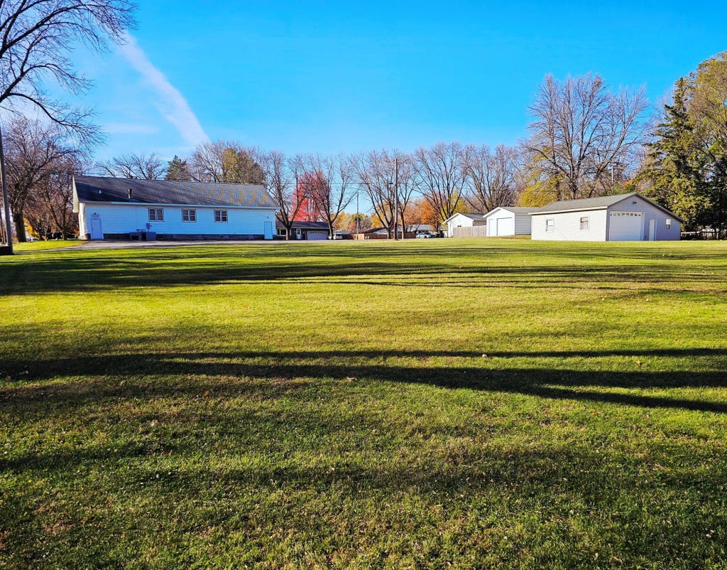 421 13th Street Se, Willmar