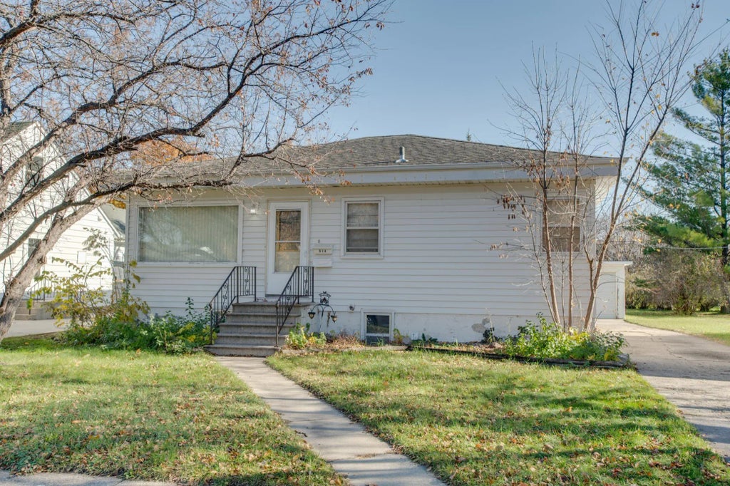 614 16th Street N, Moorhead