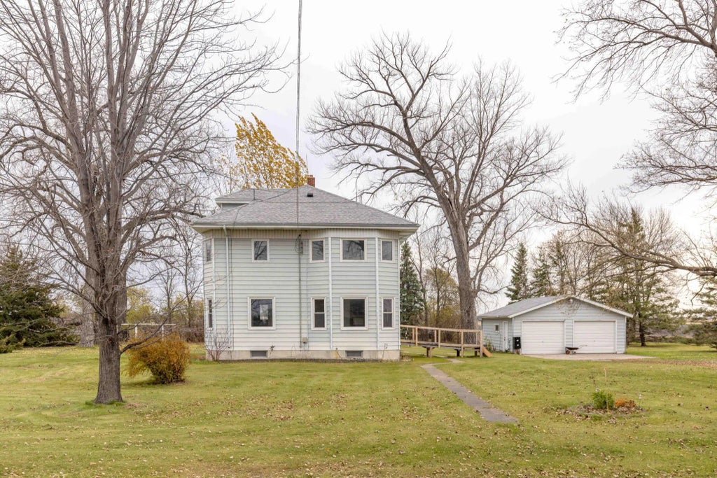 13741 90th Avenue S, Elkton Twp