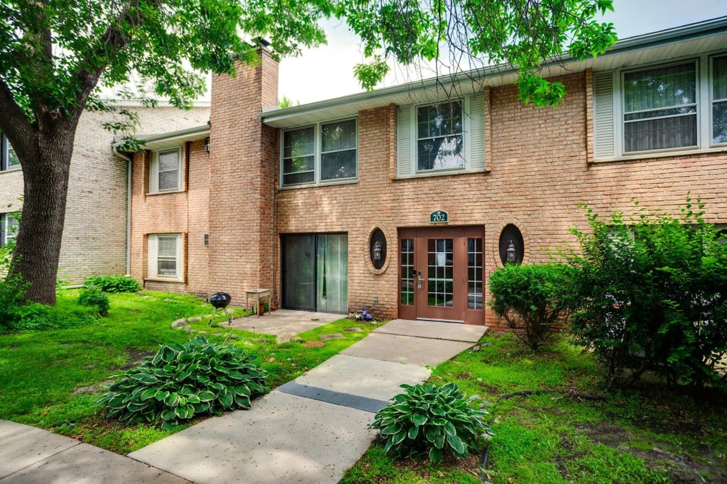 702 Old Settlers Trail 3, Hopkins