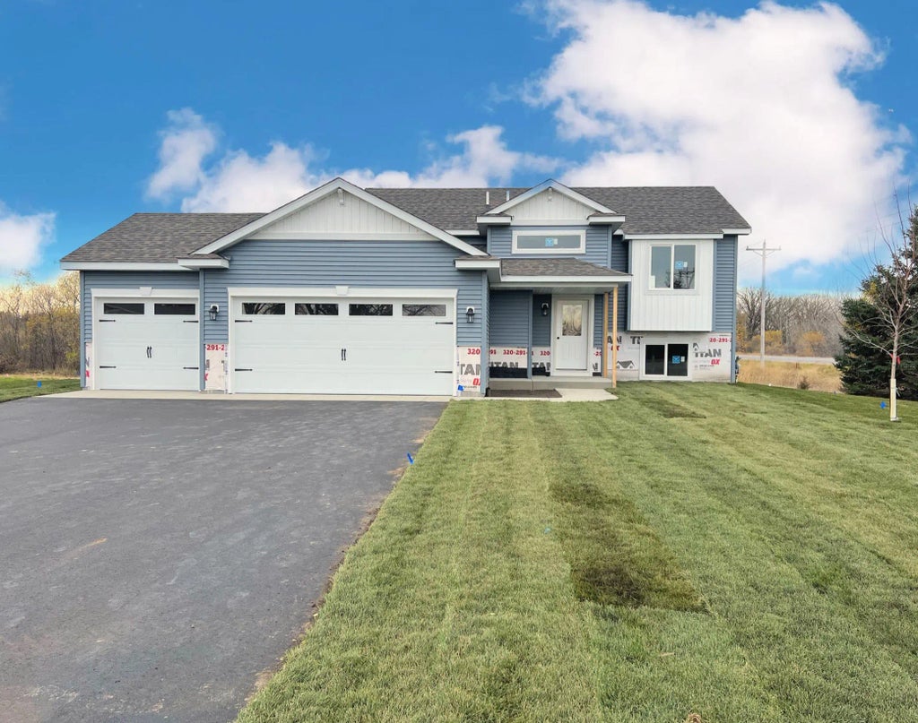 23081 27th Avenue, Saint Augusta