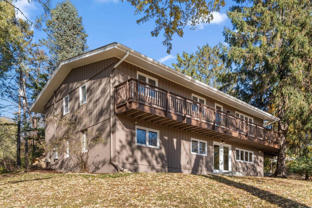 15701 Oak Ridge Road, Eden Prairie