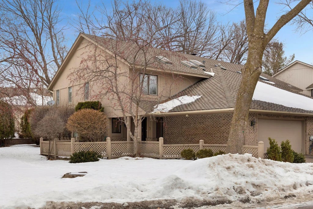 1135 Hollybrook Drive, Wayzata