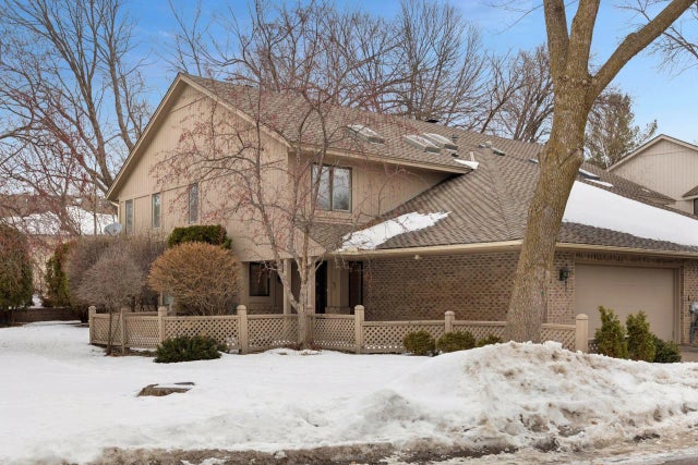 1135 Hollybrook Drive, Wayzata