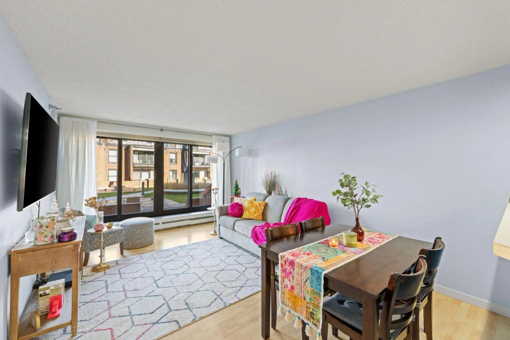 48 Groveland Terrace B103, Minneapolis