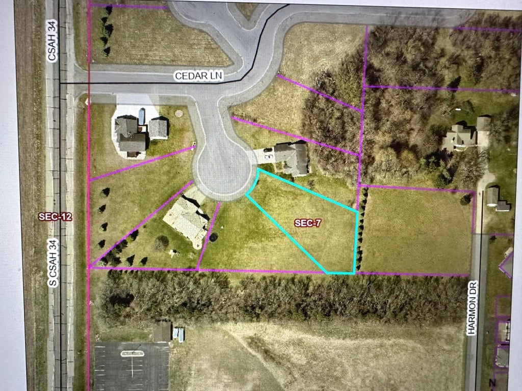 1402 Cedar Lane, Litchfield