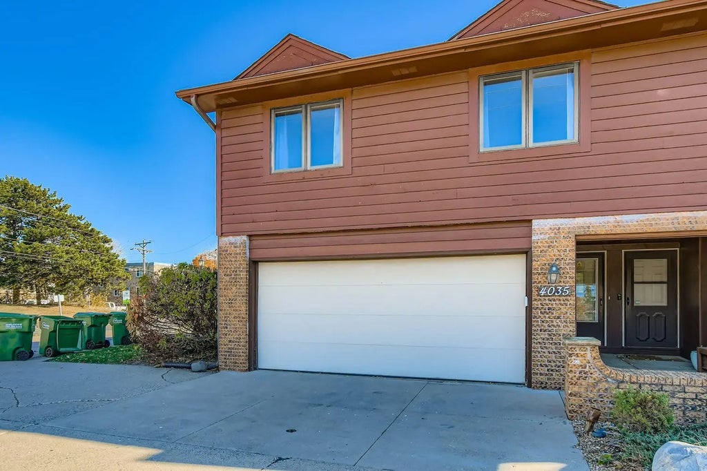 4035 Silver Lake Road Ne, Saint Anthony