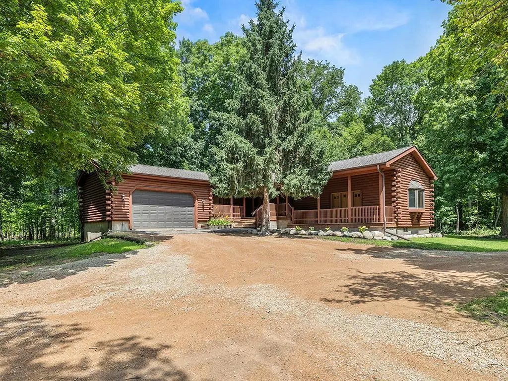 20980 Parkfield Avenue, Spring Lake Twp