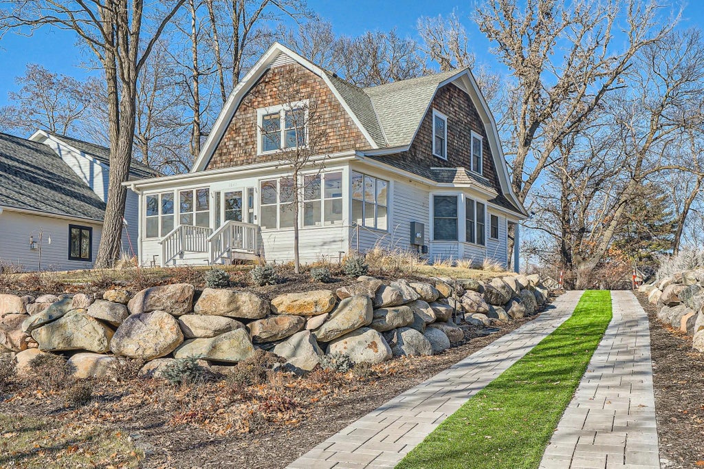 1045 Lake Street E, Wayzata