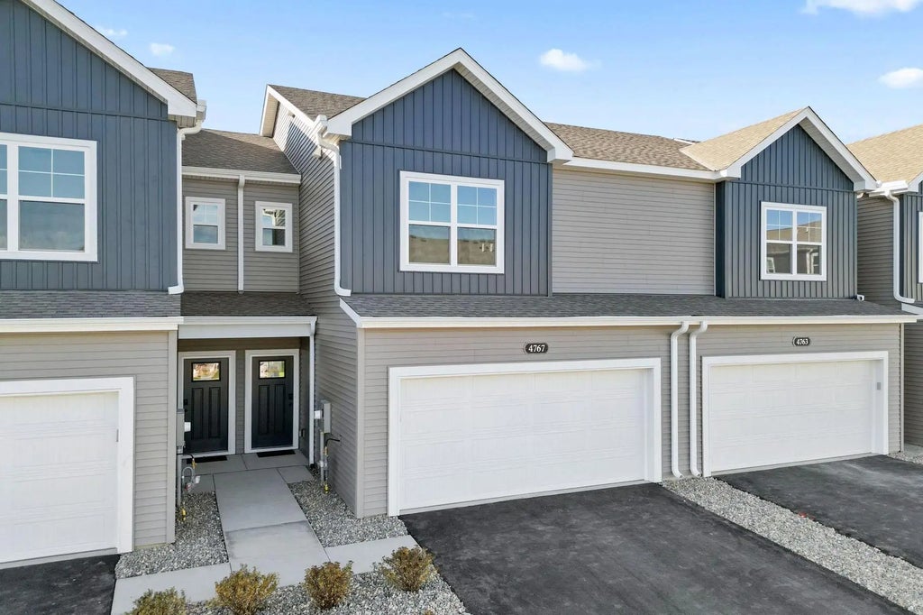 4767 Switchgrass Lane, Minnetrista