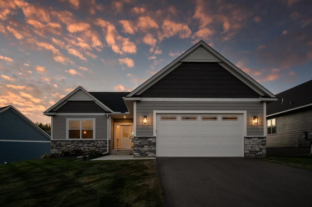 20105 Glenbrook Path, Lakeville