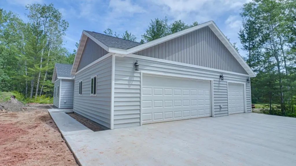 113 N Birch Ln, Coleraine