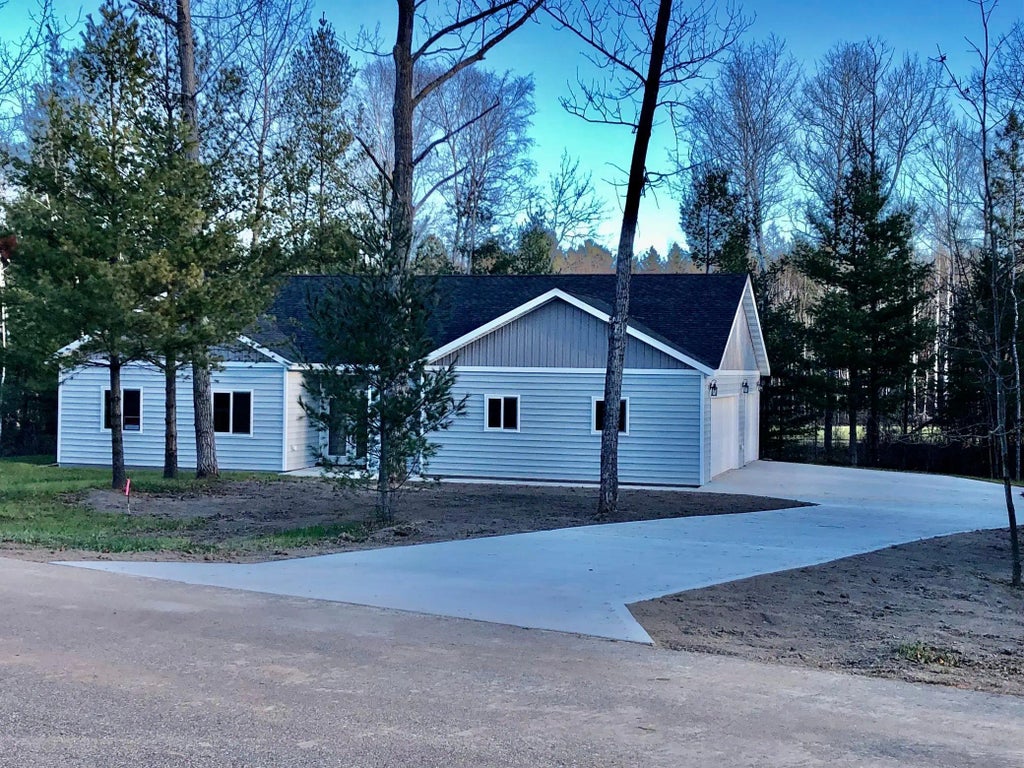 113 N Birch Ln, Coleraine