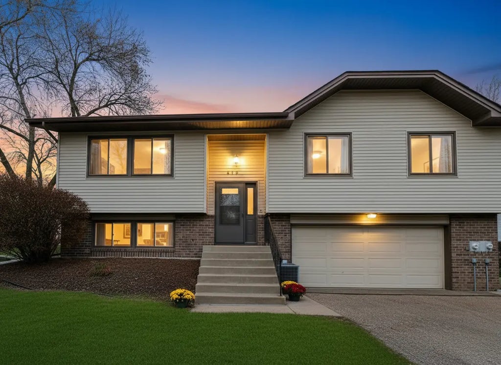 870 Sherwood Road, Shoreview