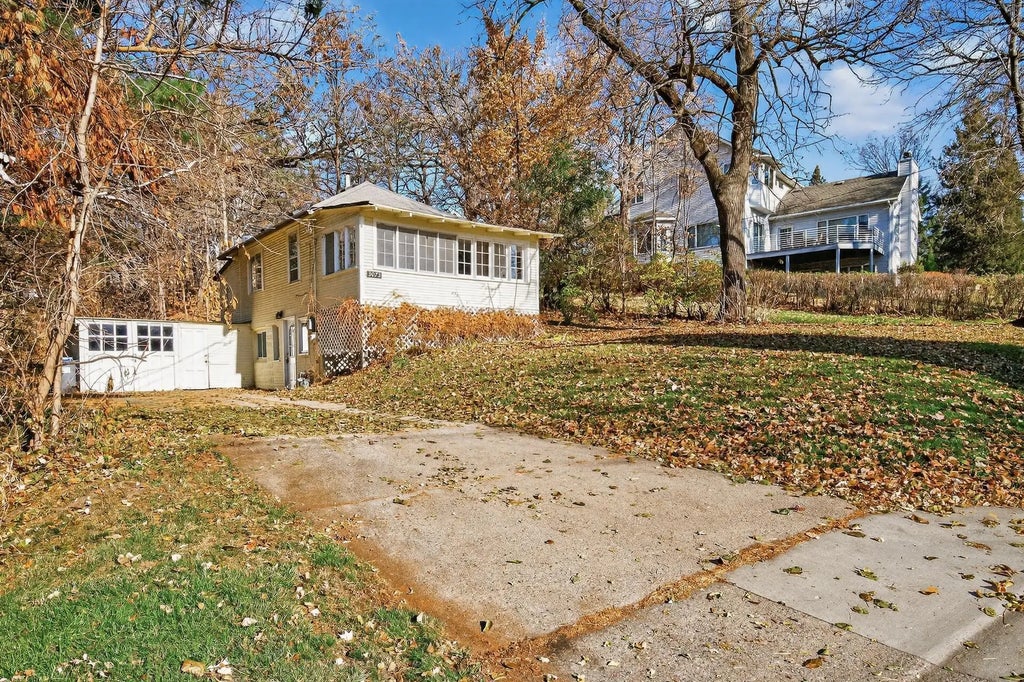 3073 Highland Boulevard, Mound