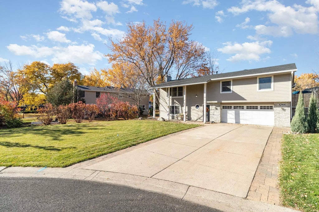 3244 Ensign Court N, New Hope