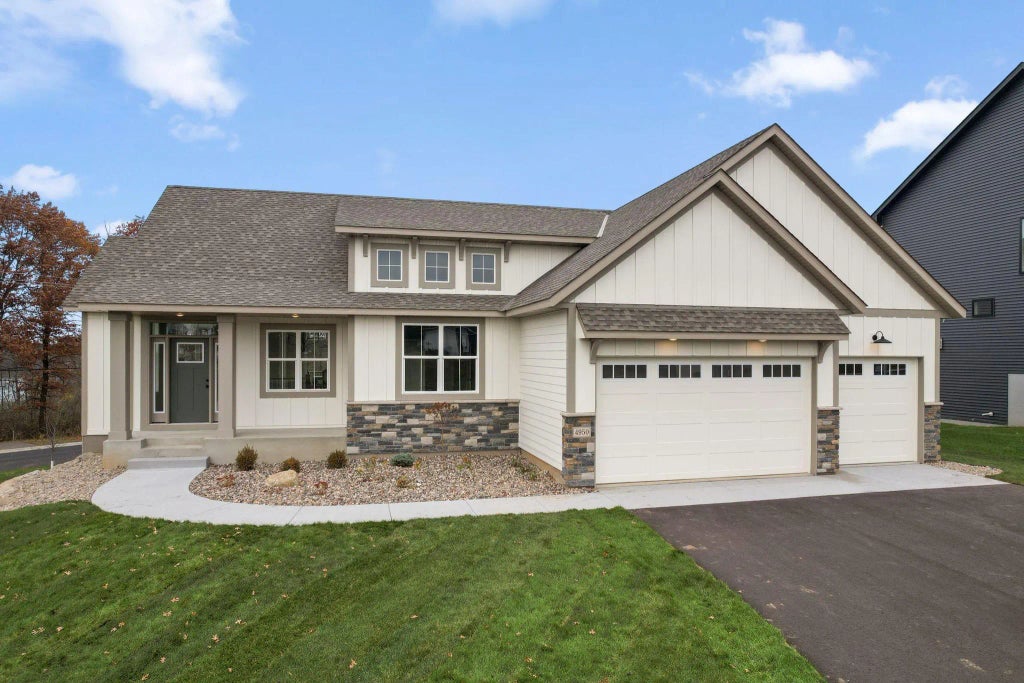 4950 Parkside Circle, Eagan