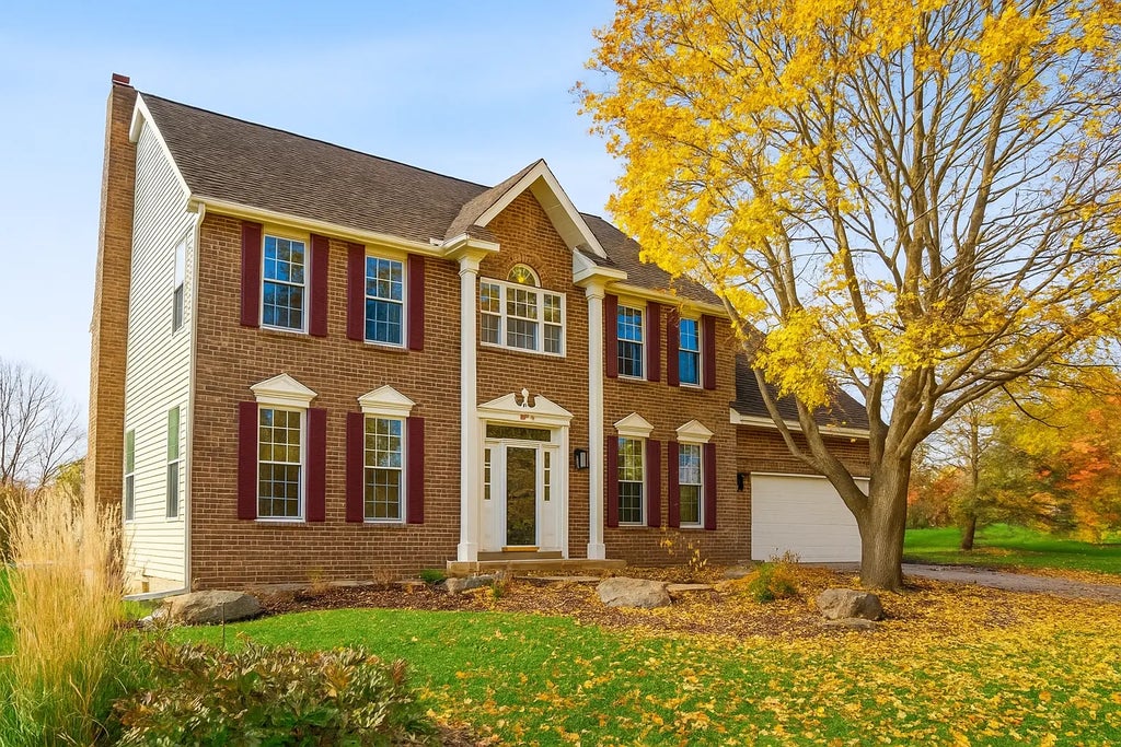 2498 Pond Circle E, Mendota Heights