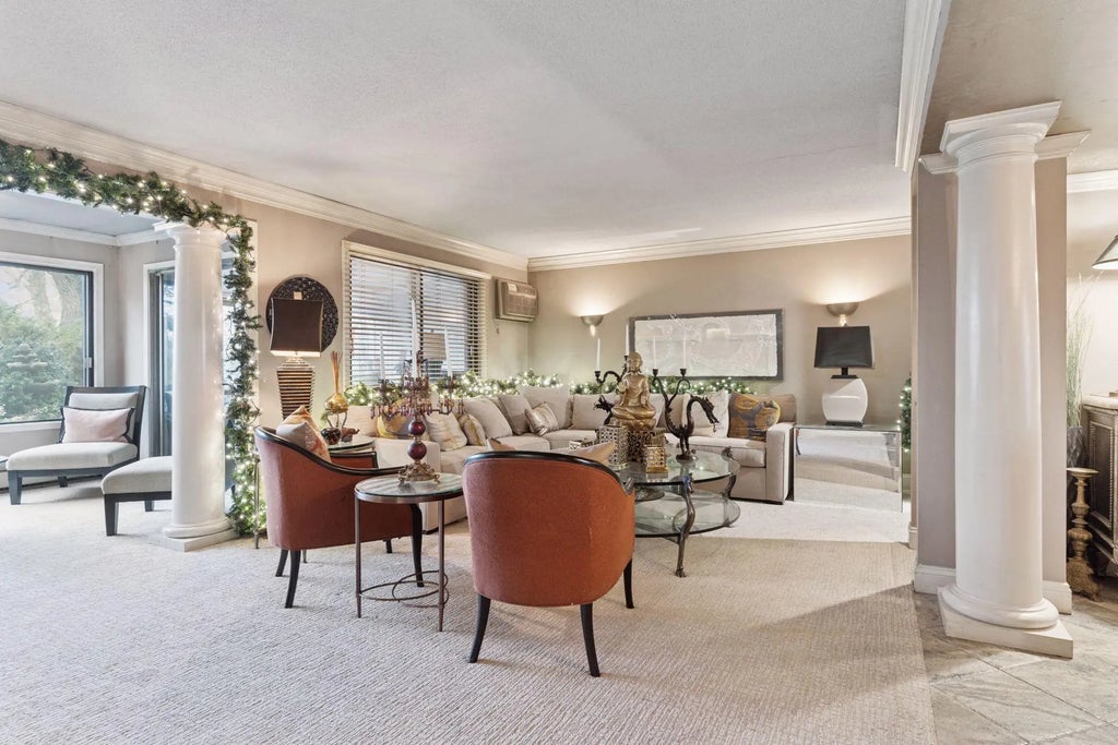 3076 Lexington Avenue N A6, Roseville