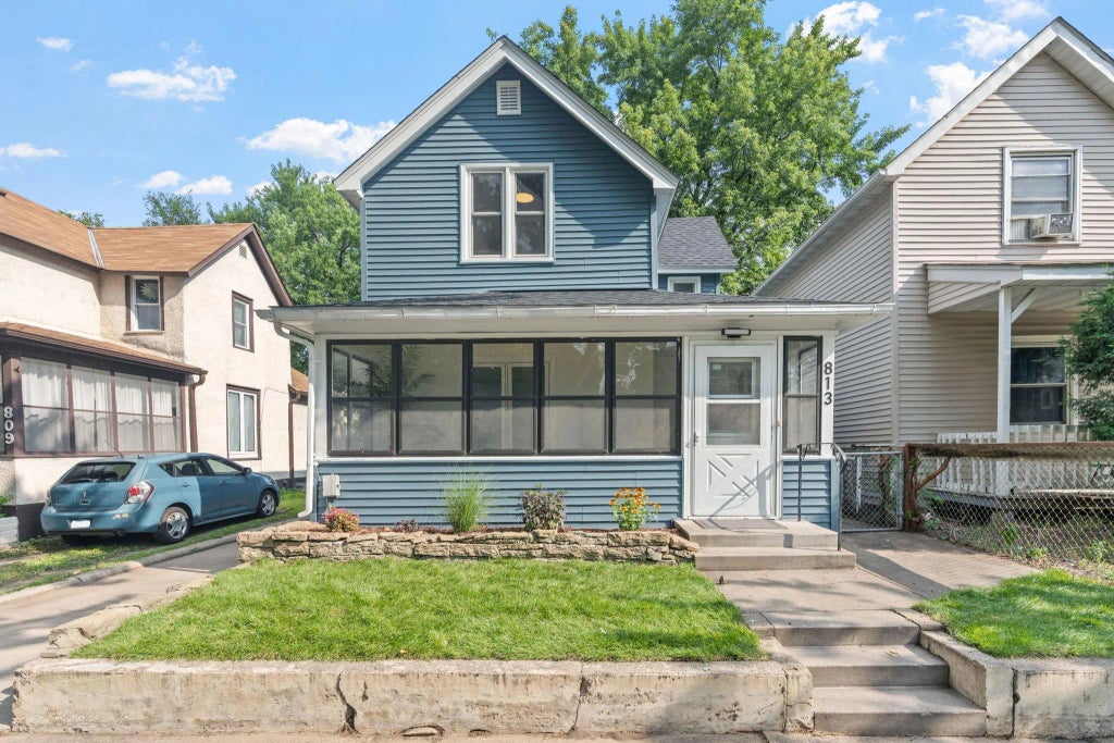 813 26th Avenue Ne, Minneapolis