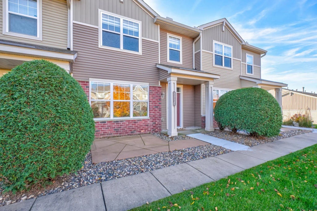 3352 Hazel Trail E, Woodbury