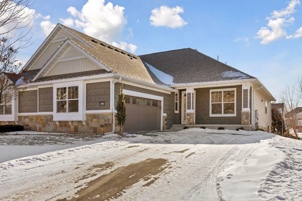 3582 Lemieux Circle, Eagan