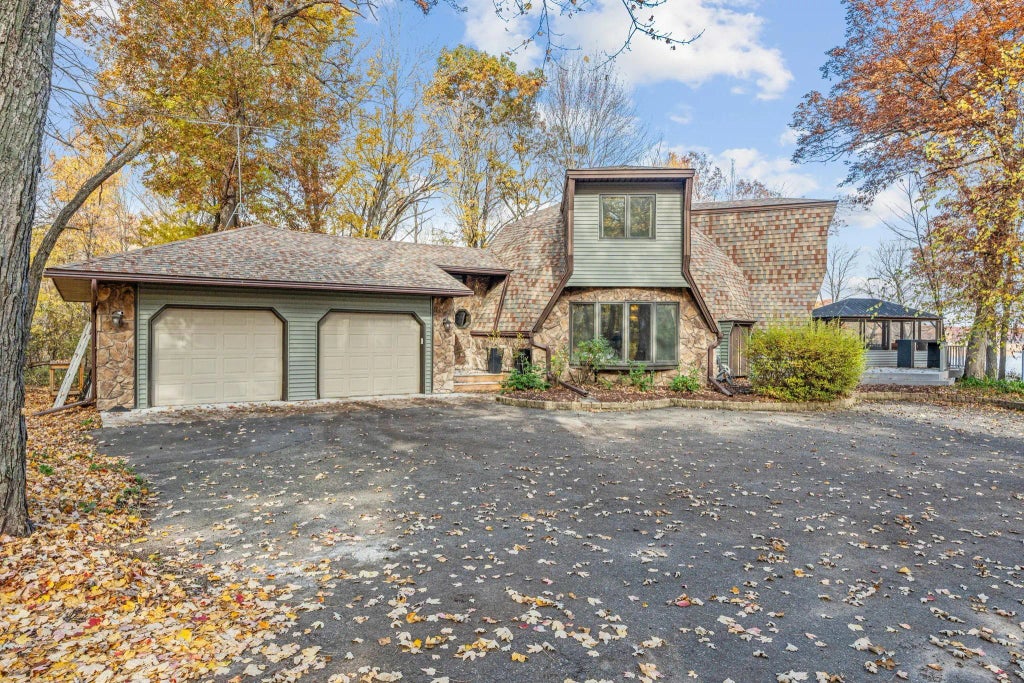 12162 245th Street, Chisago Lake Twp