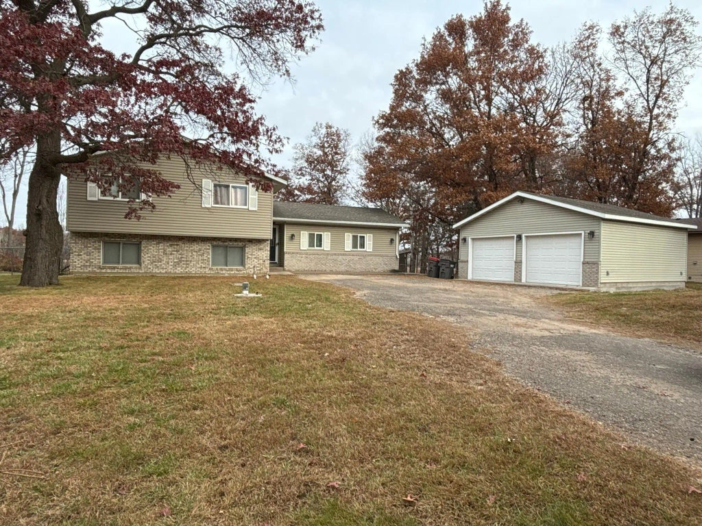 5740 314th Street, Stacy