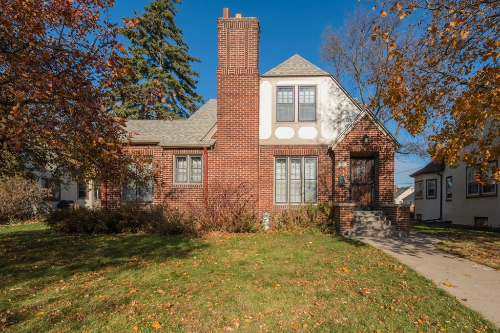 2808 Victory Memorial Drive, Minneapolis