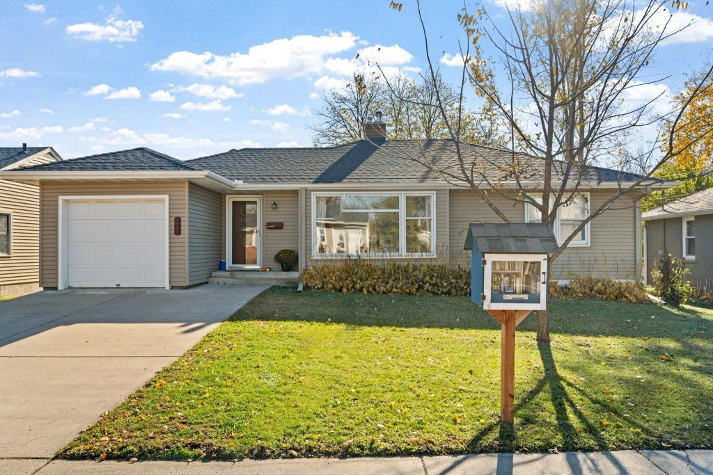 808 Stoughton Avenue, Chaska