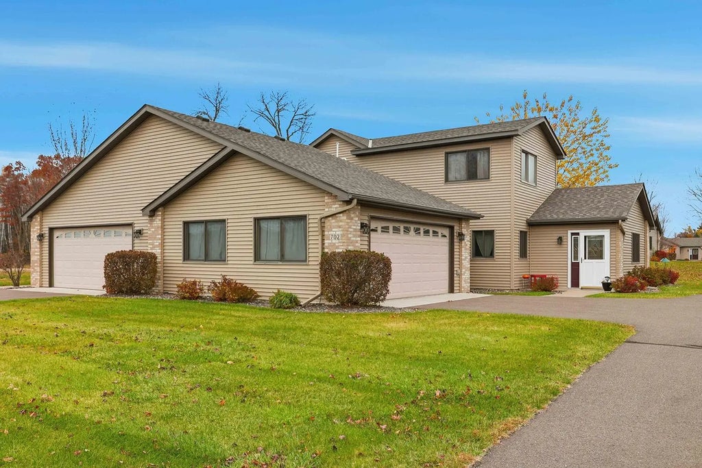 702 Sunset Lane, Mora