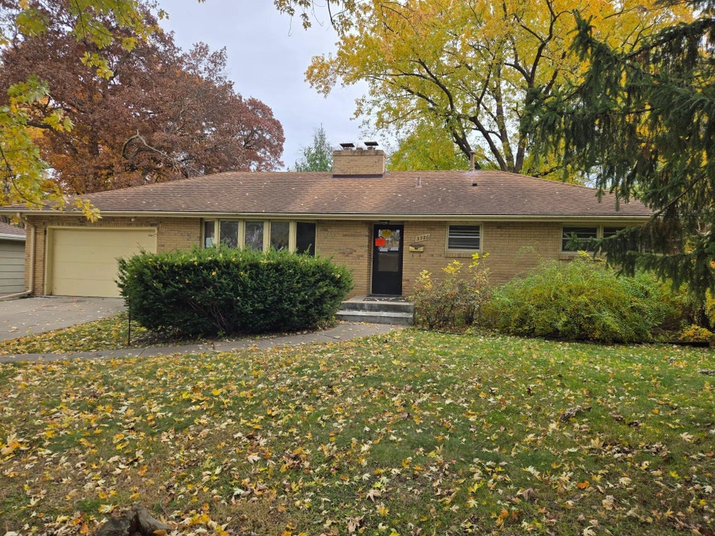 3926 Idaho Avenue N, Crystal