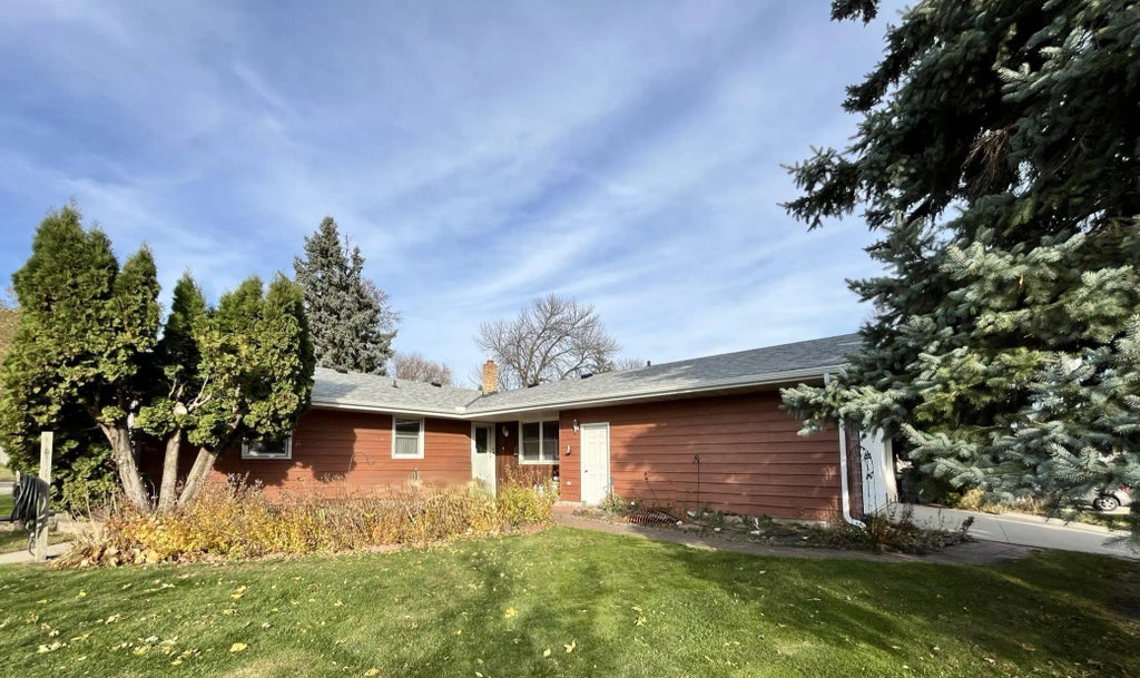 205 Pleasant Avenue W, Atwater