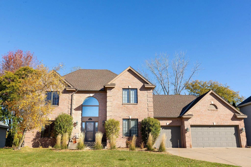 248 Meadowood Lane, Vadnais Heights