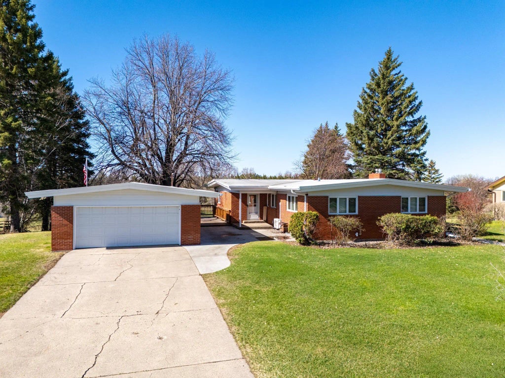 118 Golf Terrace, Crookston