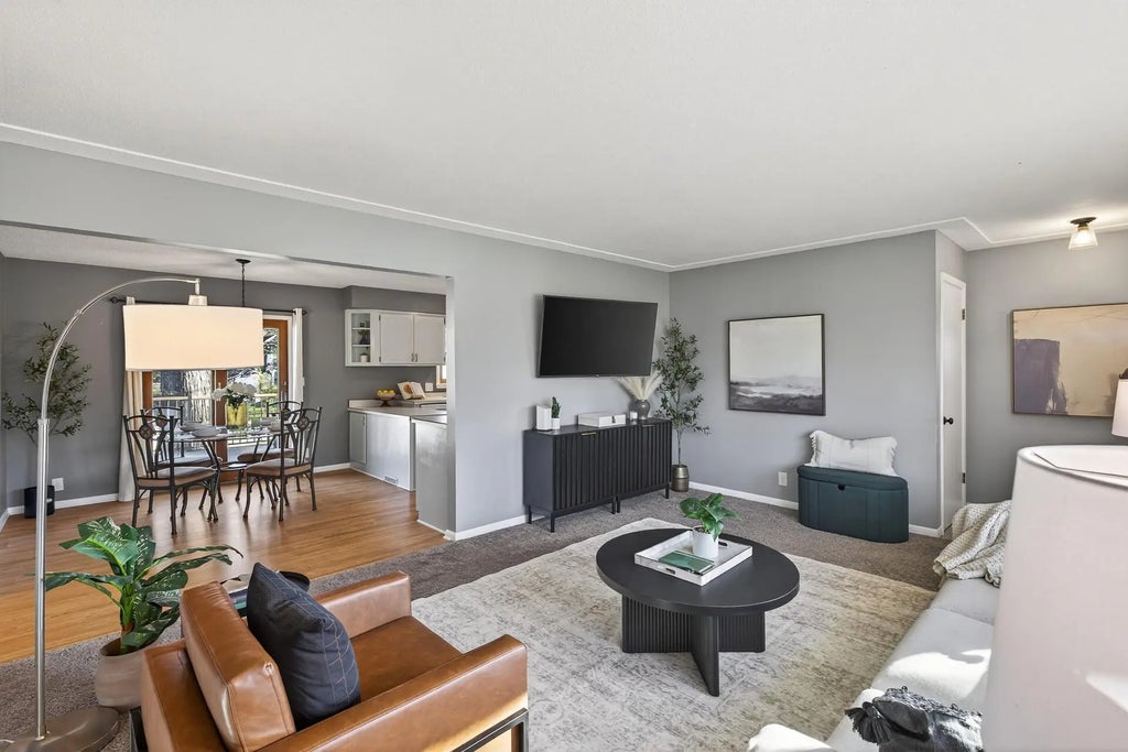 319 Jefferson Avenue S, Edina