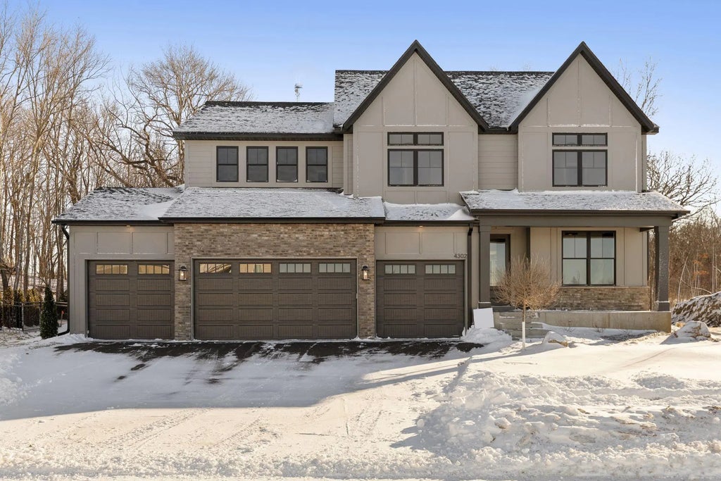 4302 Hillside Drive, Medina