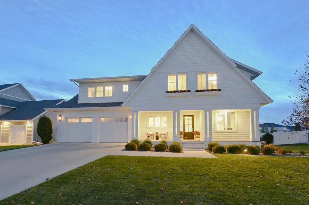 2630 2nd Street E, West Fargo