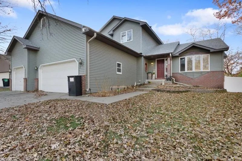 2065 Kings Road, Eagan