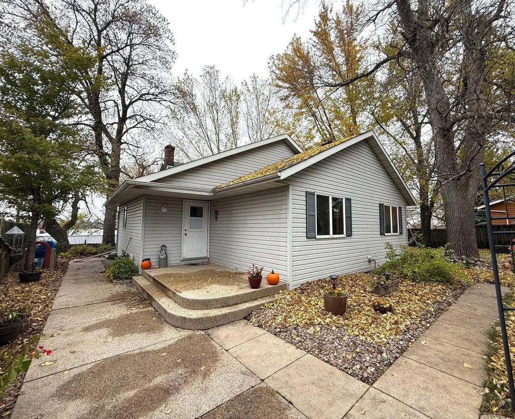 5134 E Eagle Lake Road, Willmar